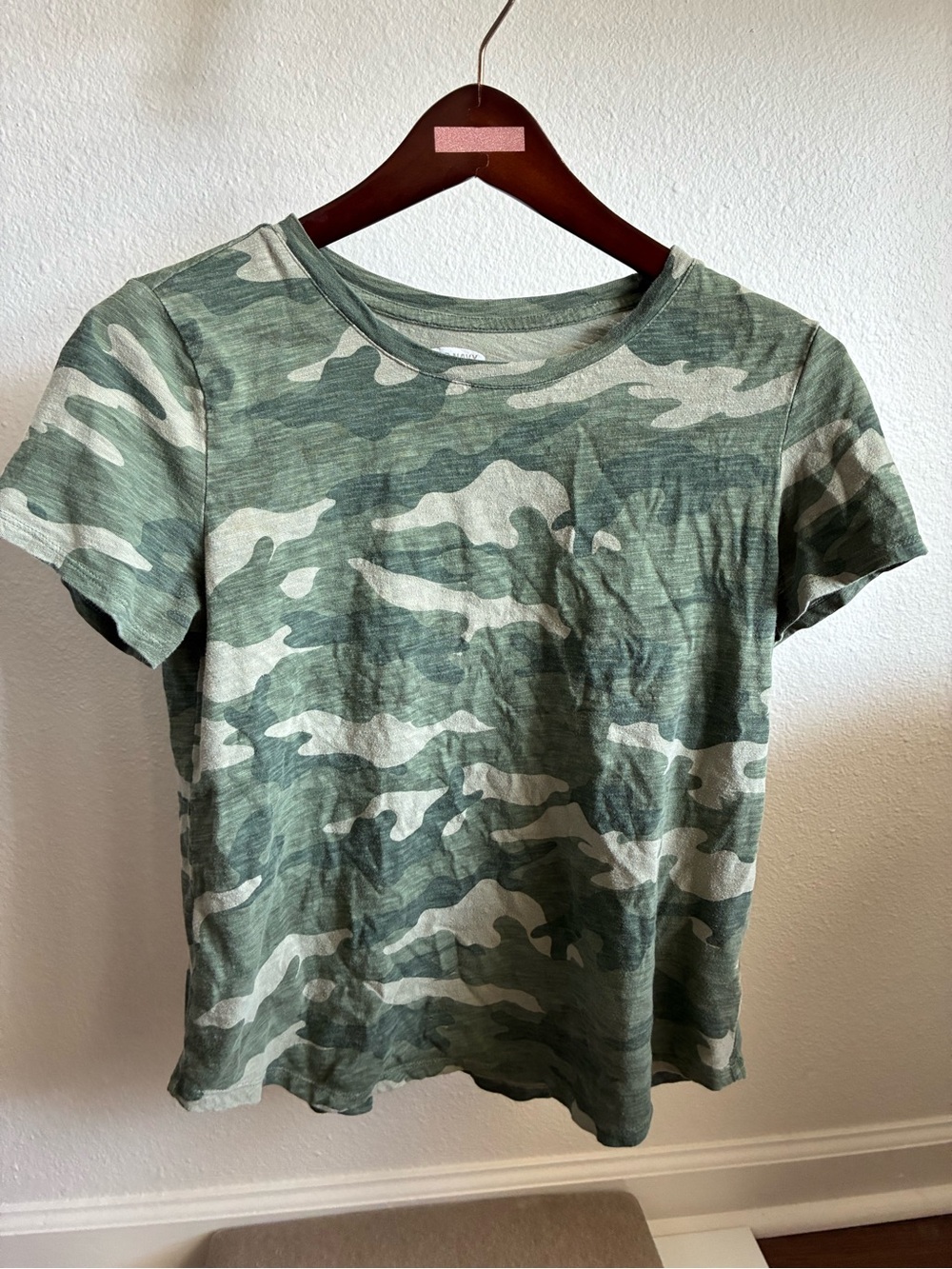 Old Navy Green and Cream Camo Short Sleeve Tee - Crew Neck